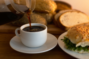 Como preparar um café da manhã saudável e saboroso